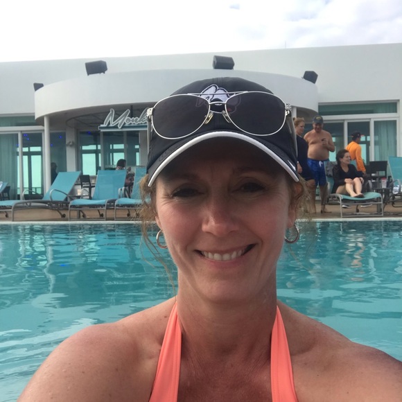 Meet your Posher, Angie - Picture 1 of 1